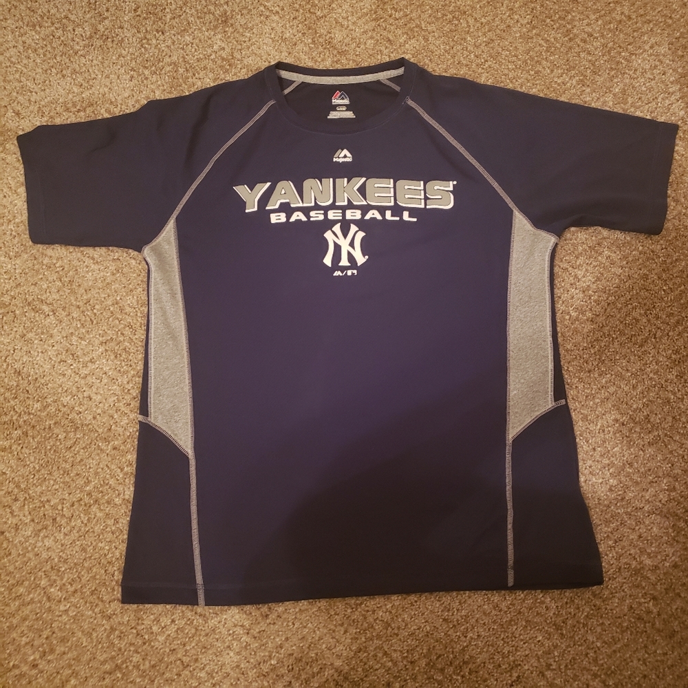 Yankees Baseball Majestic Mens Shirt Size- Large